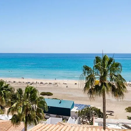 Alejandro, Panorama Jardin Βίλα